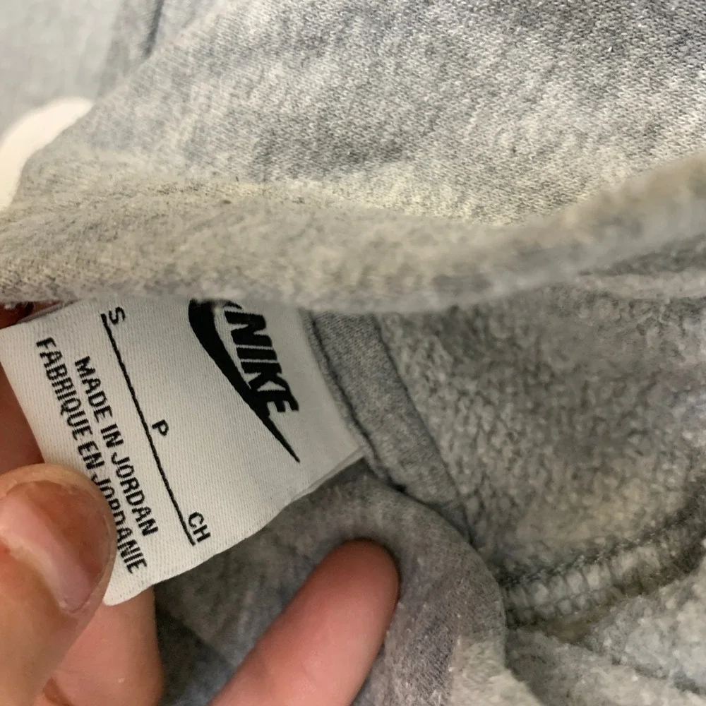 Nike Hoodie Kids Small Gray Swoosh Logo Kangaroo‎ Pocket Long Sleeve Pullover